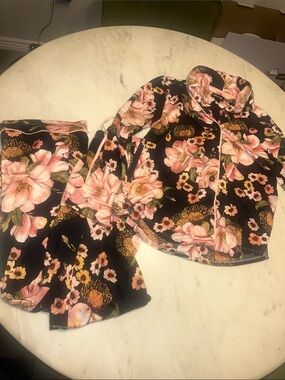 Women's Floral room service pajamas in blue & Pink size medium